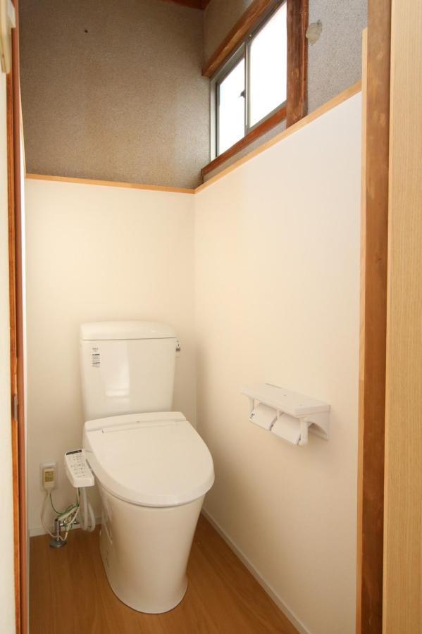 Guesthouse Omoya--全個室--囲炉裏のぬくもりと共にグループの絆を深める古民家宿でゆっくりとした時間を-6名部屋-6名部屋-8名部屋--最大20名-ペット同伴可は一室のみ- 松山 外观 照片