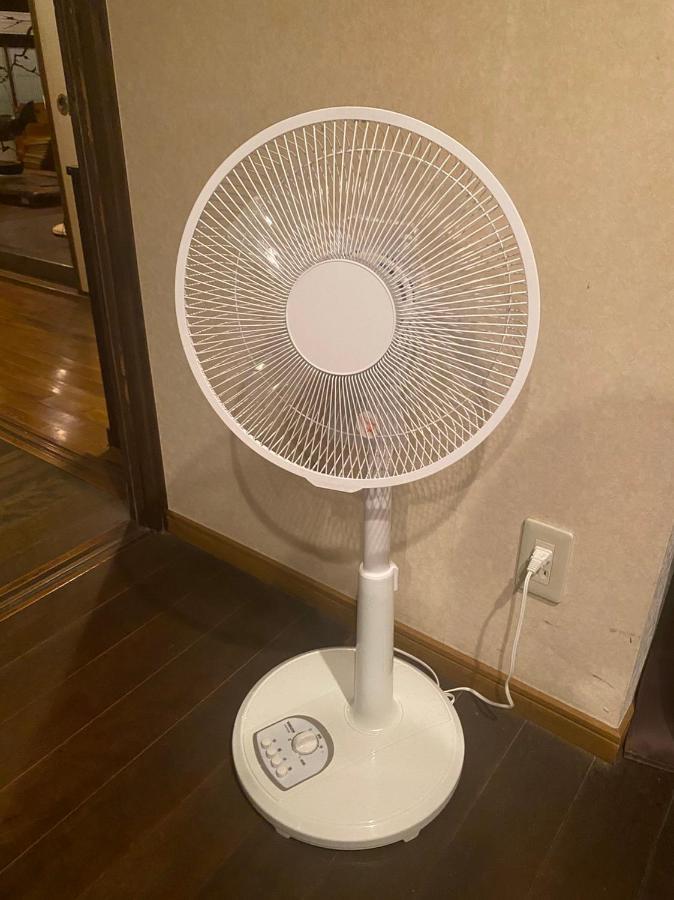 Guesthouse Omoya--全個室--囲炉裏のぬくもりと共にグループの絆を深める古民家宿でゆっくりとした時間を-6名部屋-6名部屋-8名部屋--最大20名-ペット同伴可は一室のみ- 松山 外观 照片